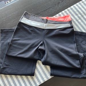 Lululemon Size 8 workout pants.